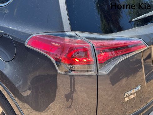 Used 2017 Toyota RAV4 Platinum FWD image 7