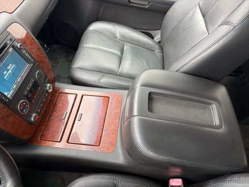 Used 2007 Chevrolet Suburban LTZ w/ LTZ Preferred Equipment Group image 21