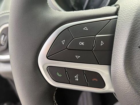 New 2026 Chrysler Pacifica Limited w/ Uconnect Theater Family Group FWD image 56