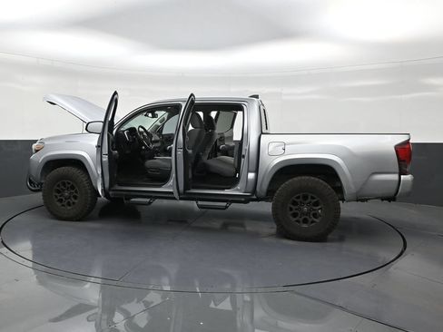 Used 2022 Toyota Tacoma SR5 w/ Technology Package RWD image 30