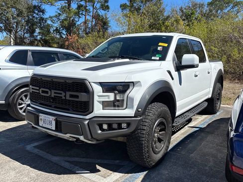 Used 2018 Ford F150 Raptor w/ Equipment Group 802A Luxury image 3