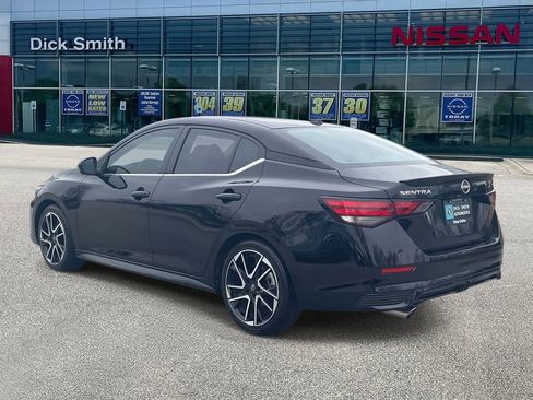 Used 2025 Nissan Sentra SR w/ SR Premium Package image 4