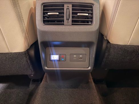 Used 2021 Nissan Rogue SL w/ Premium Package image 32