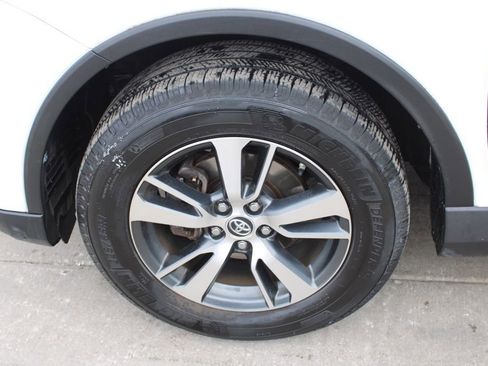 Used 2018 Toyota RAV4 XLE image 12