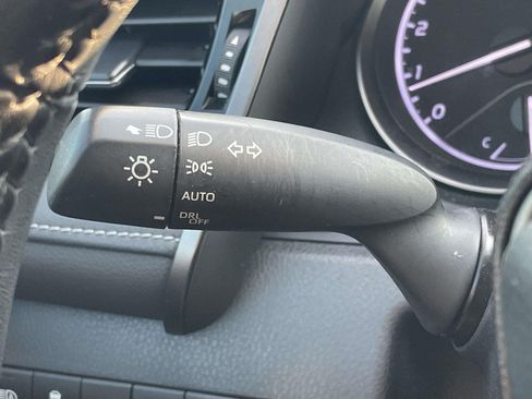 Used 2022 Toyota Camry SE FWD image 23