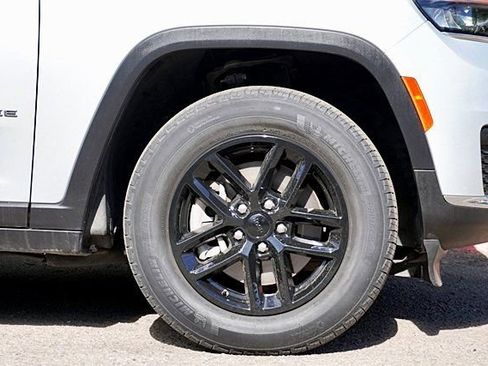 Certified 2023 Jeep Grand Cherokee L Laredo RWD image 8