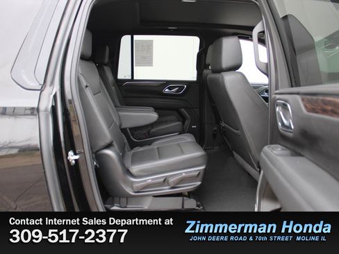 Used 2023 Chevrolet Suburban Z71 w/ Luxury Package image 10