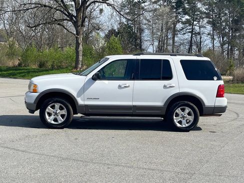 Used 2004 Ford Explorer Sport XLT image 16