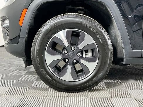 Used 2023 Jeep Grand Cherokee 4WD 4xe image 33