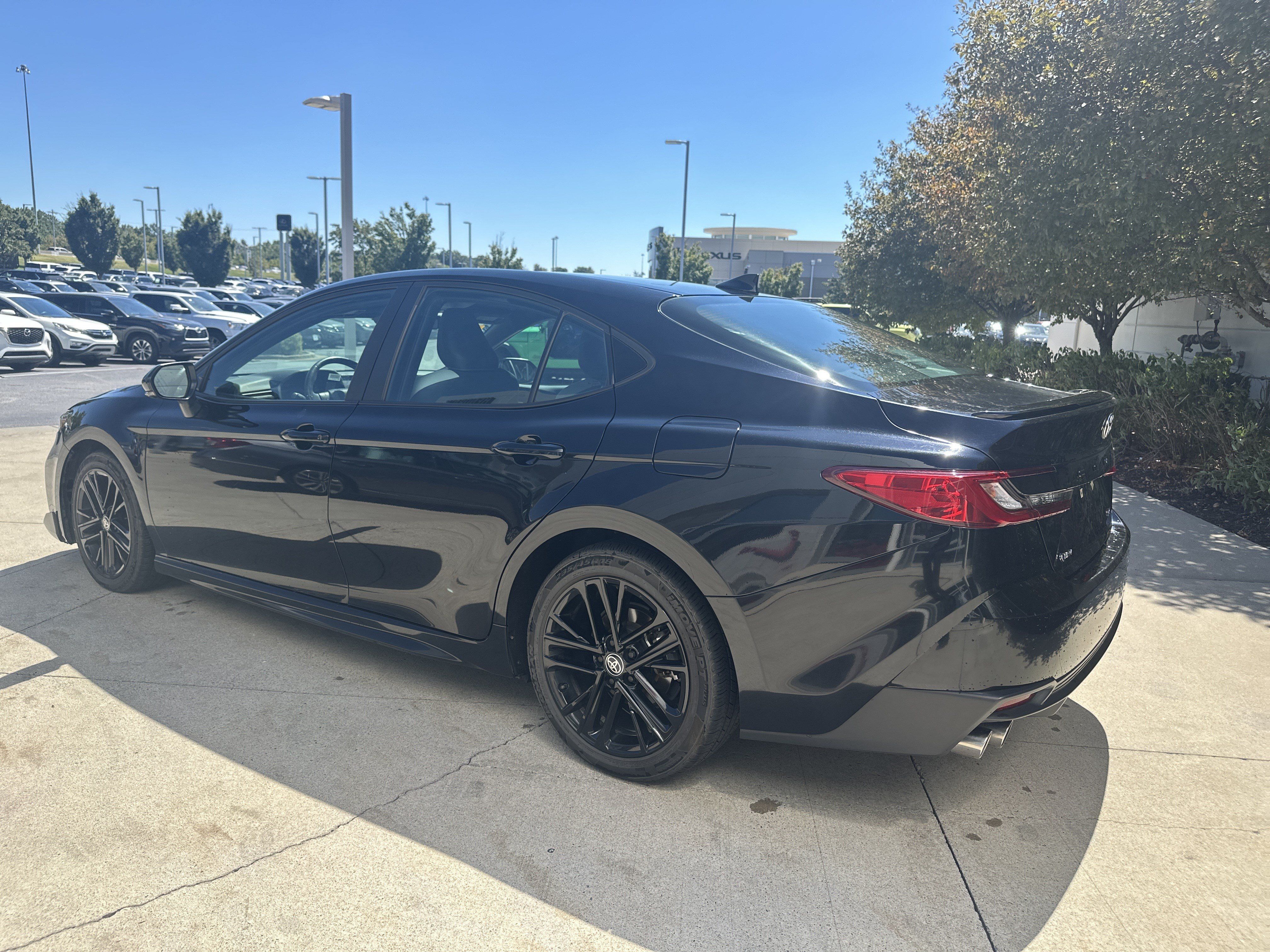 Used 2025 Toyota Camry SE w/ Convenience Package FWD image 7