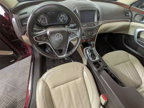 Used 2017 Buick Regal Premium w/ Driver Confidence Package #2 image 21