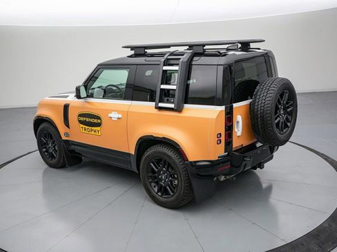 Used 2023 Land Rover Defender 90 X-Dynamic SE image 6