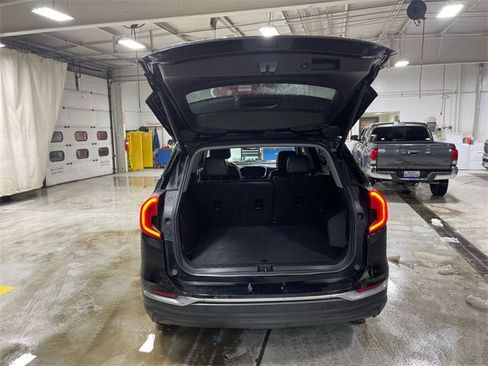 Used 2022 GMC Terrain SLT image 23
