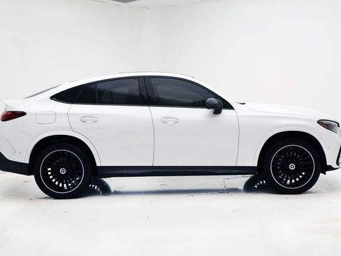 Used 2025 Mercedes-Benz GLC 300 4MATIC image 3