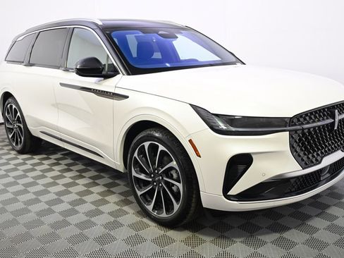 New 2026 Lincoln Nautilus Black Label image 8