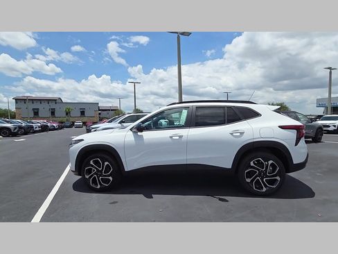 New 2026 Chevrolet Trax RS w/ Driver Confidence Package FWD image 23