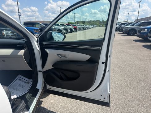 Used 2022 Hyundai Tucson SEL FWD image 19