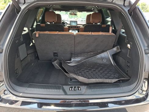 Certified 2023 Lincoln Aviator Reserve w/ Elements Package Plus AWD/4WD image 29