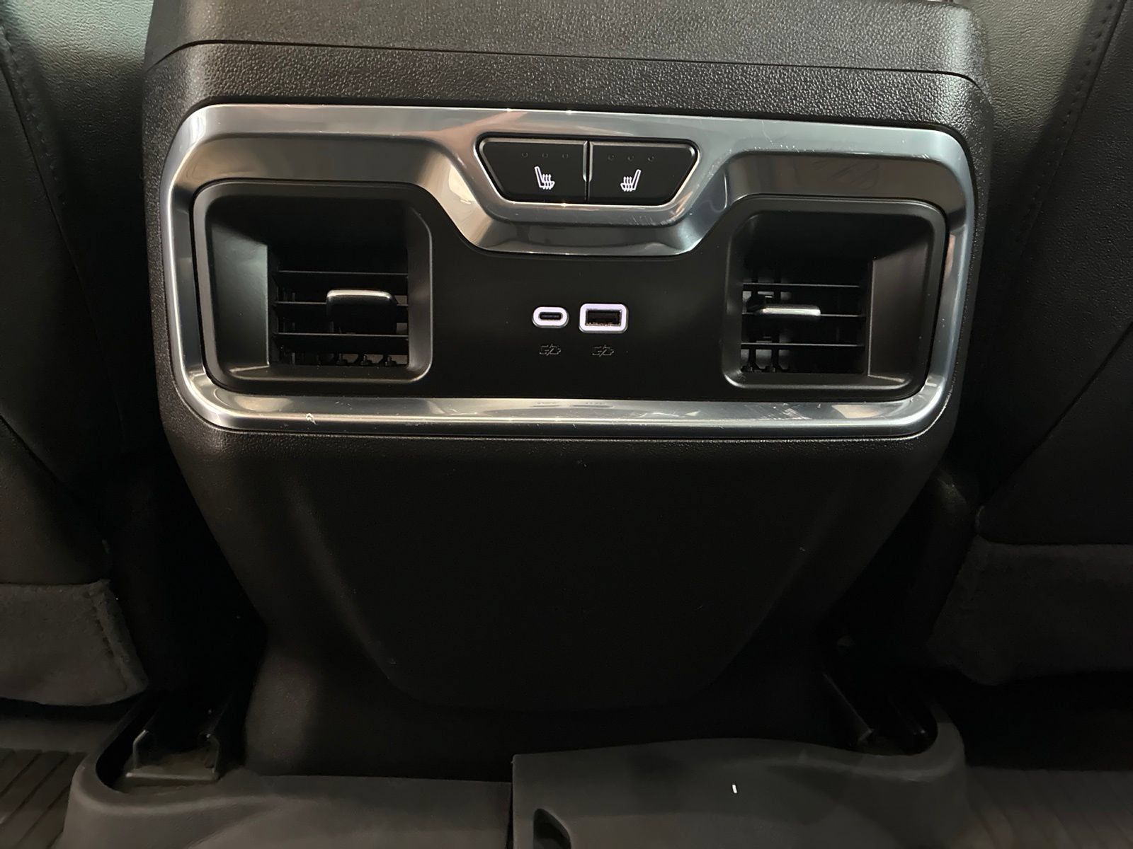 Used 2025 Chevrolet Silverado 3500 LTZ AWD/4WD image 10