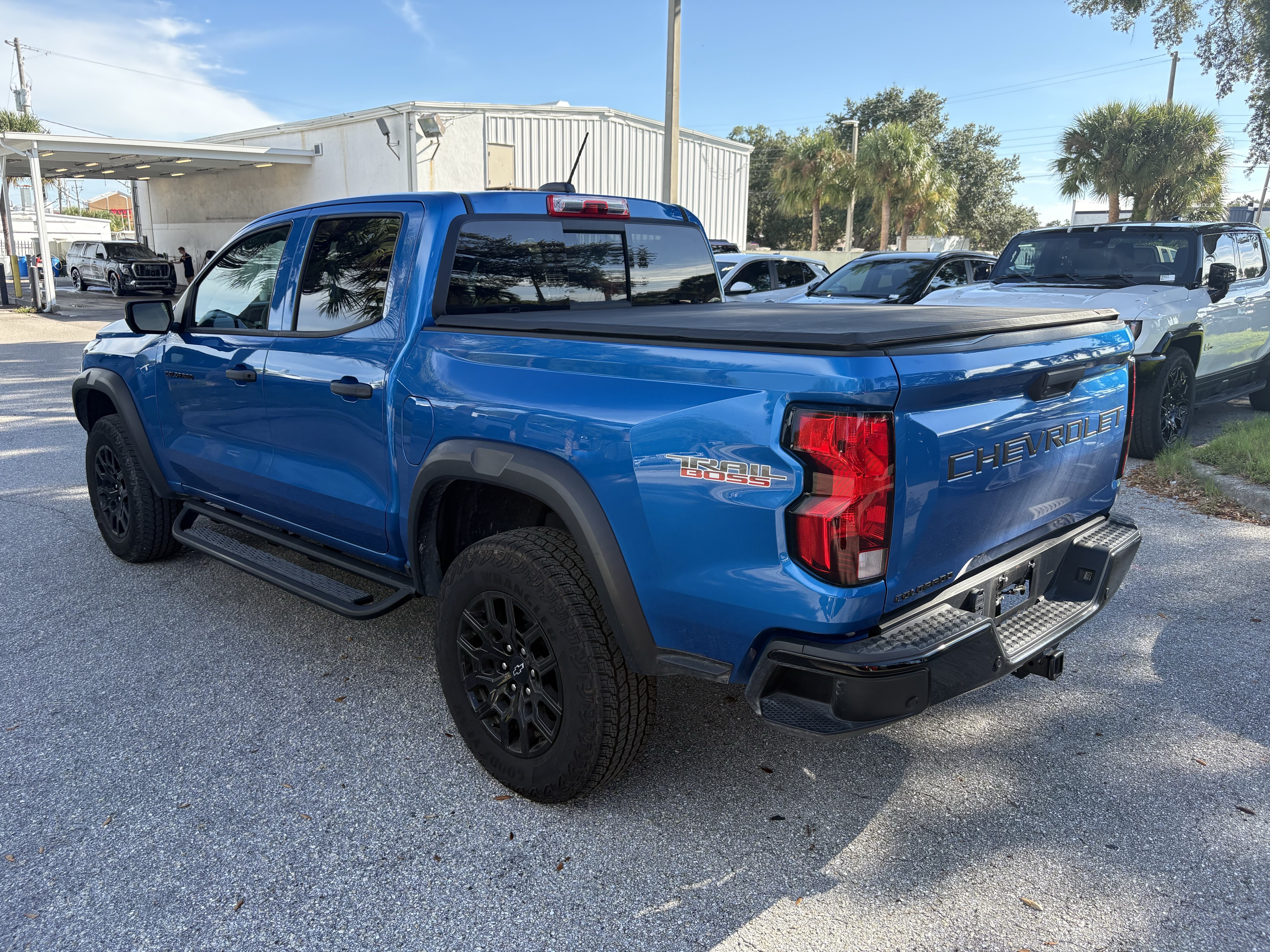 Certified 2024 Chevrolet Colorado Trail Boss w/ Technology Package AWD/4WD image 4