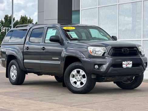 Used 2013 Toyota Tacoma 4x4 Double Cab w/ TRD Off-Road Pkg image 2