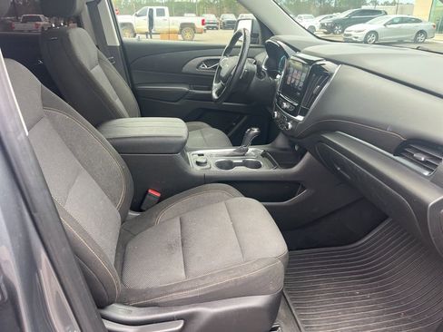 Used 2019 Chevrolet Traverse LT image 9