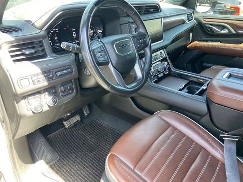 Used 2023 GMC Yukon Denali Ultimate w/ LPO, Floor Liner Package AWD/4WD image 6