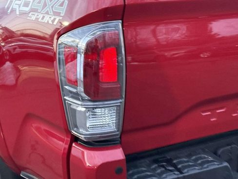 Used 2020 Toyota Tacoma TRD Sport w/ TRD Premium Sport Package AWD/4WD image 8