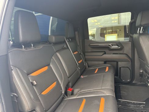 Used 2023 GMC Sierra 1500 AT4 image 12