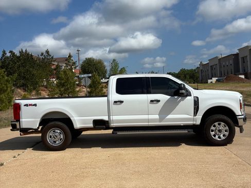 Used 2024 Ford F350 XLT AWD/4WD image 4