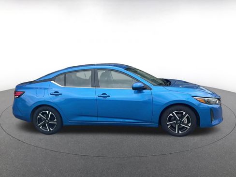 Used 2025 Nissan Sentra SV FWD image 16