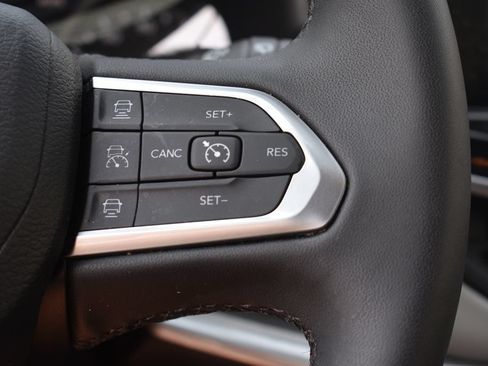 Used 2026 Jeep Compass Limited AWD/4WD image 14