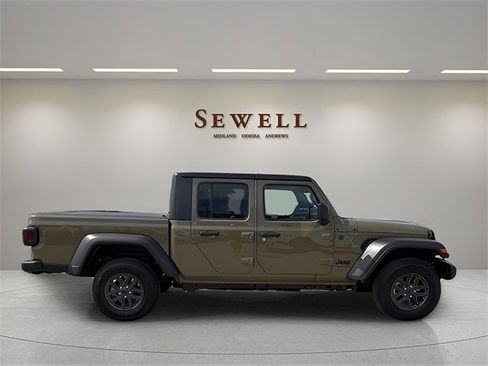 New 2025 Jeep Gladiator Sport image 6