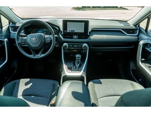 Used 2025 Toyota RAV4 XLE AWD/4WD image 20