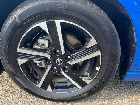 Used 2025 Nissan Sentra SV FWD image 28