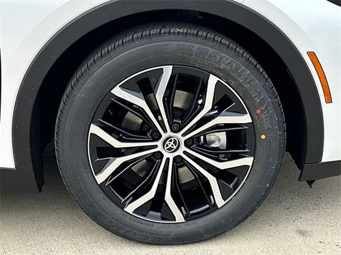 New 2026 Toyota Crown XLE image 7