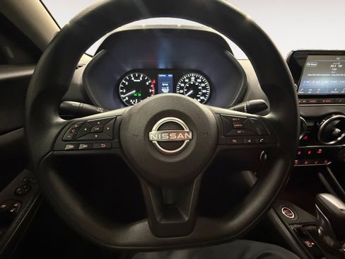 Used 2025 Nissan Sentra S FWD image 14