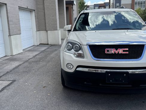 Used 2010 GMC Acadia SLT w/ Technology Package AWD/4WD image 10