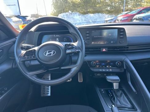 Certified 2025 Hyundai Elantra Sport image 15