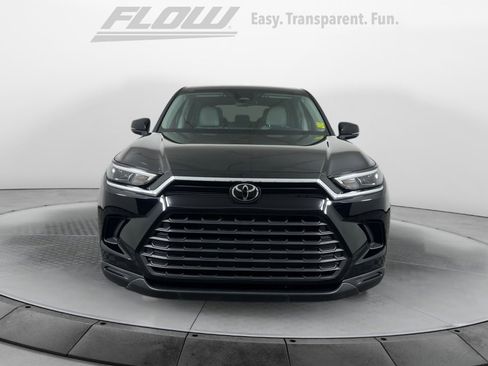 Used 2025 Toyota Grand Highlander FWD image 2