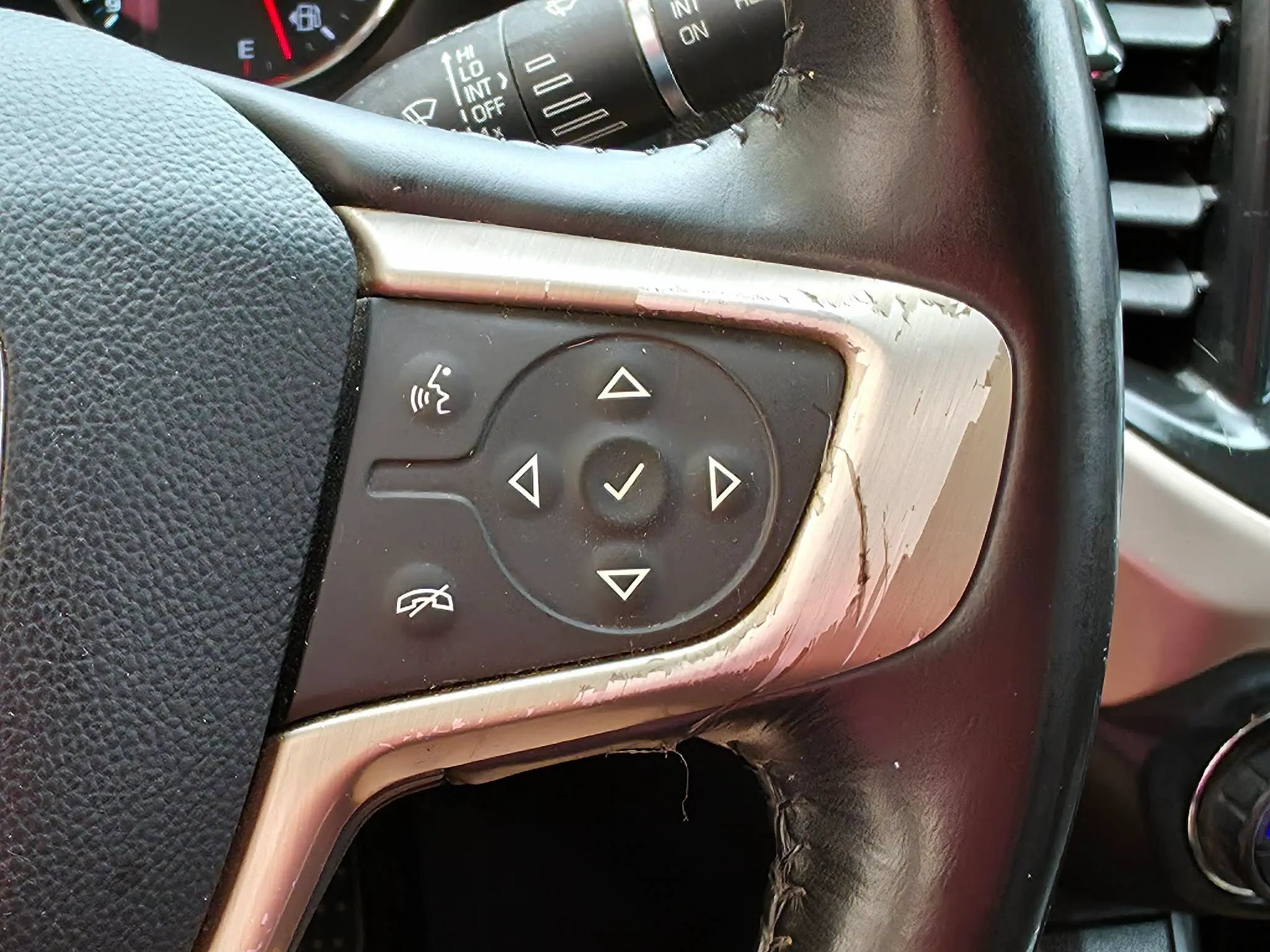 Used 2018 GMC Acadia Denali w/ Technology Package FWD image 22