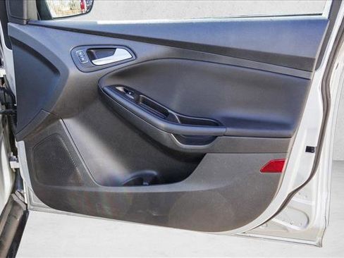 Used 2016 Ford Focus SE image 30