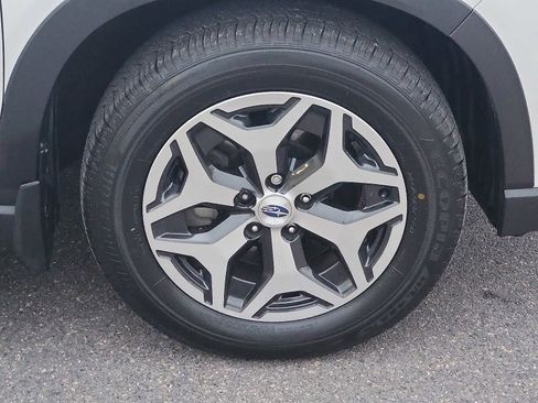 Used 2020 Subaru Forester Premium image 8