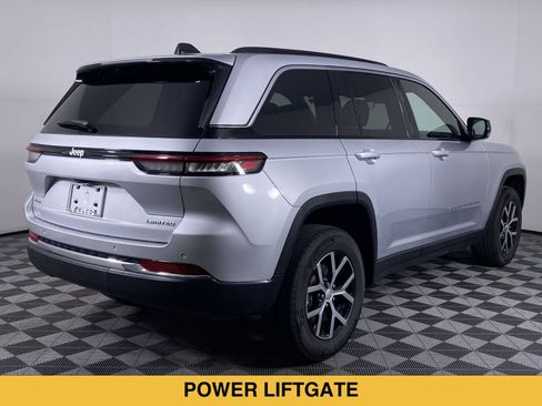 Used 2025 Jeep Grand Cherokee Limited AWD/4WD image 19
