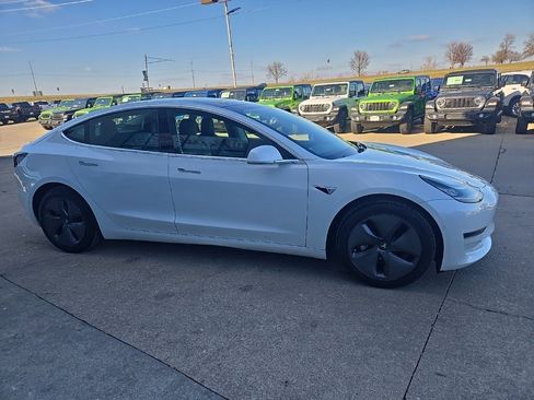 Used 2020 Tesla Model 3 Standard Range Plus image 13