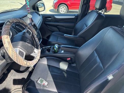 Used 2016 Dodge Grand Caravan R/T FWD image 16