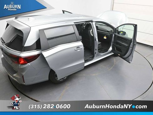 New 2026 Honda Odyssey Touring image 40