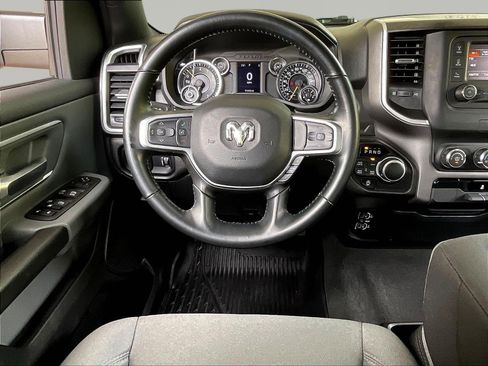Used 2022 RAM 1500 Big Horn AWD/4WD image 9