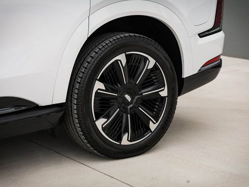 Used 2025 Cadillac Escalade IQ Sport 2 image 42