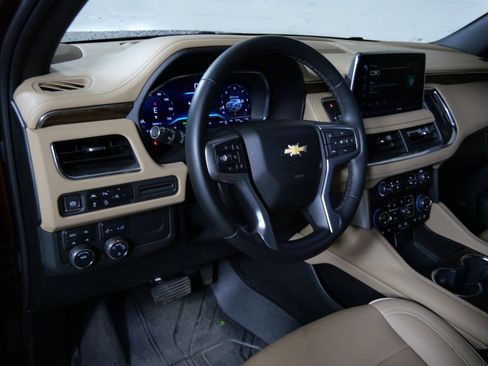 Used 2023 Chevrolet Tahoe Premier AWD/4WD image 12